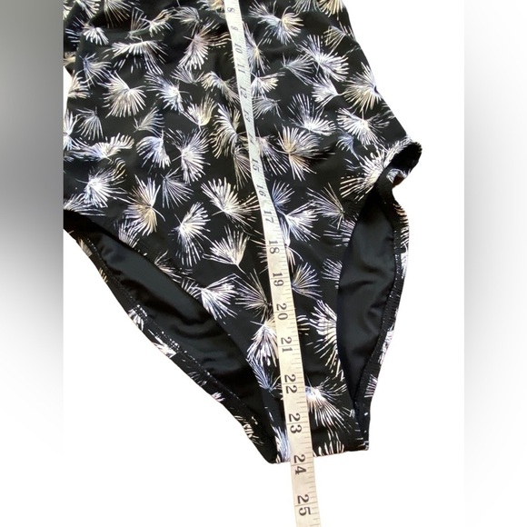 La Blanca High Neck Halter One Piece Swimsuit Peddle Pusher Women’s Size 4 - Picture 7 of 13